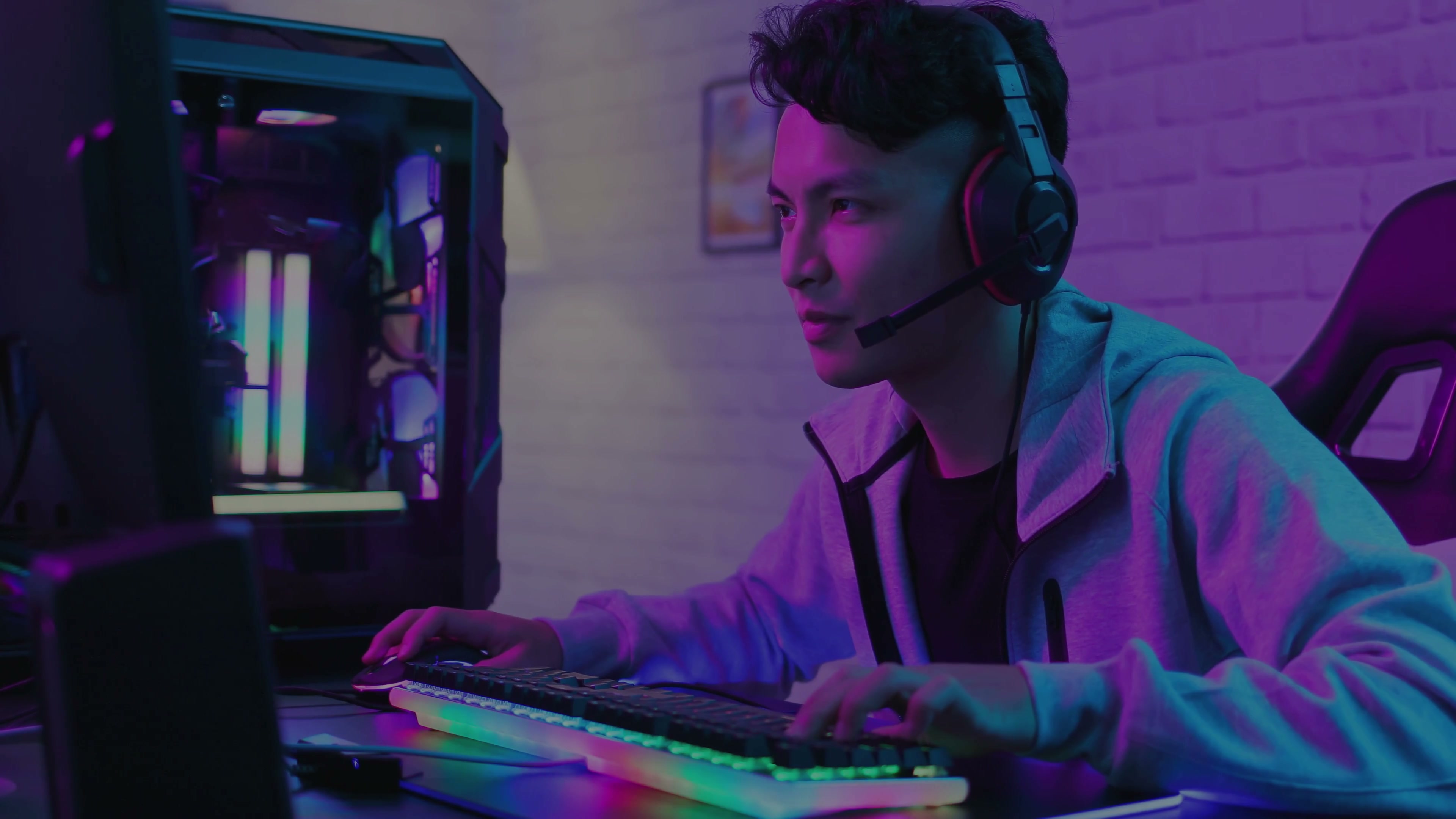 Connecting brands with real audiences through creators